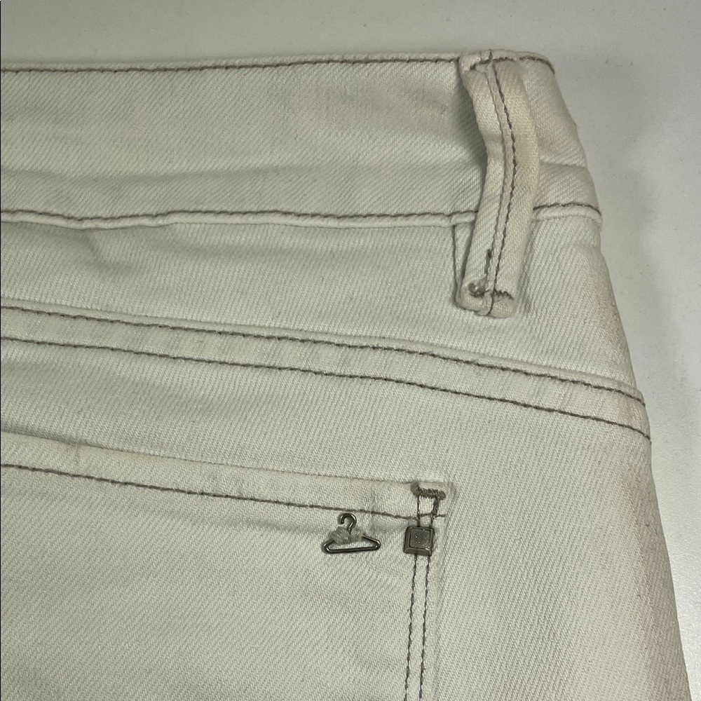 NWOT Tennis 5 pocket white crop Jeans with Tiffany blue stitching Size 7